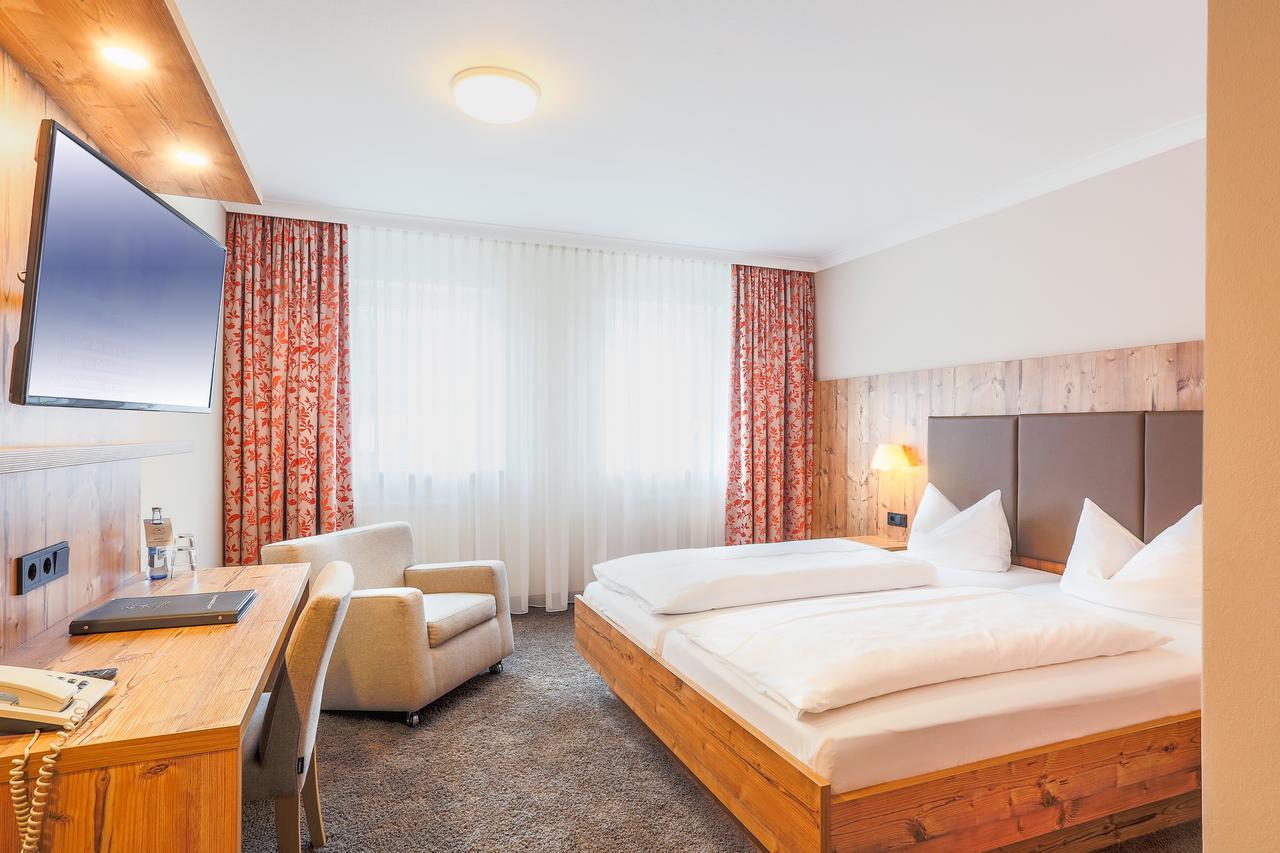 Hotel - Restaurant Erich Roediger Bad Staffelstein Bagian luar foto